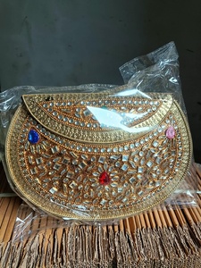Sac à main de soirée pour femme, accessoire de mode traditionnel haut de gamme, orné de pierres Kundan en mosaïque, idéal pour mariage et fêtes, à prix abordable. - Product Image 3