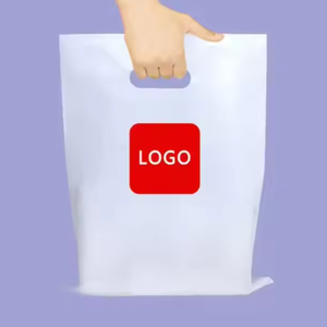 Sacs cadeaux en plastique PE découpés sur mesure avec poignée, impression en héliogravure, réutilisables et au design unique pour le shopping - Product Image 4