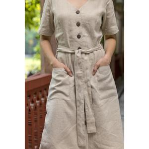 Robe midi bohème en coton et lin pour femme, beige, boutonnée, à nouer à la taille, manches courtes, col en V, robe décontractée d'été - Product Image 3