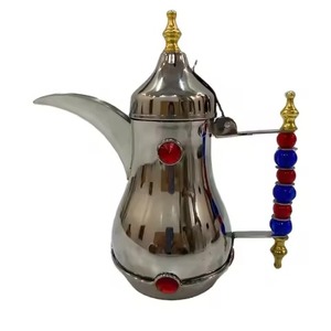 Ensemble de 3 cafetières arabes en acier inoxydable côtelé avec bande dorée, idéal pour les réceptions de mariage et les grands banquets - Product Image 5