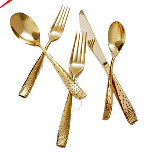 Juego de cubiertos vintage hechos a mano en metal repujado para restaurante, cocina, bodas, cuchillo, tenedor y cuchara dorados. - Product Image 1