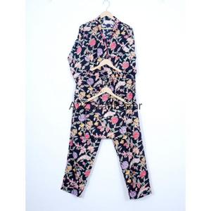 ชุดนอนผ้าฝ้ายแท้ 100% ทำมือ หรูหรา ลายดอกไม้ สำหรับฤดูหนาว ให้ความรู้สึกนุ่มละมุน โรแมนติก คลาสสิก ชุด 2 ชิ้น เสื้อและกางเกงสำหรับผู้หญิง - Product Image 6