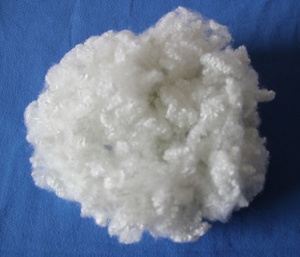 Vente en gros Fibre discontinue de polyester recyclé d'excellente qualité Remplissage à motif conjugué creux siliconé Ignifuge - Product Image 1