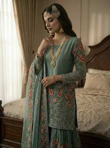 Ensemble Sharara Eid en Soie Brodé de Paillettes, 3 Pièces, Tenue de Mariage Gharara, Création de Designer Pakistanais, Vêtement de Fête Ethnique 2026 - Product Image 3
