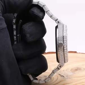 Reloj de Cuarzo para Hombre de Acero Inoxidable con Esfera de Cristal, Diamante Moissanite con Claridad VVS, para Uso Deportivo y de Negocios - Product Image 4