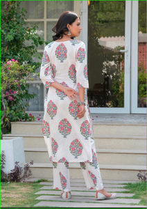 Ensemble Kurta Salwar blanc Gulnaar, brodé à la main, coupe droite, idéal pour les fêtes - Product Image 3
