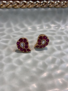 Pendientes de flor chapados en oro con doblet rojo y doblet blanco en el centro para mujer, joyería vintage para fiestas. - Product Image 4