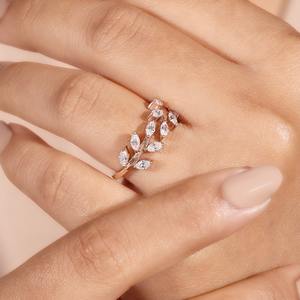 Bague en or rose à la mode pour femme, très demandée, en forme de feuille, sertie de diamants taille marquise, style nature, pour mariage et fiançailles - Product Image 3