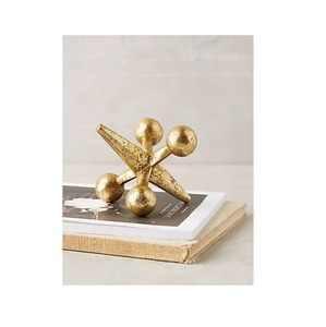 ประติมากรรมนกยูงโลหะตีขึ้นรูปด้วยมืออย่างมีศิลปะ สำหรับตกแต่งบ้านอย่างมีเอกลักษณ์ ผลิตอย่างสวยงามโดย HRCRAFTVERSE - Product Image 2