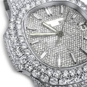 Montre en acier inoxydable entièrement sertie de diamants de moissanite carrés Hip Hop Bling avec cadran en verre et bracelet en or jaune - Product Image 1
