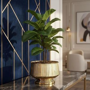 Pot de fleurs moderne en laiton plaqué or avec un design circulaire pour une utilisation sur un bureau intérieur - Product Image 2