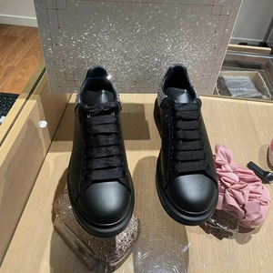 Luxury Designer Runners Sneakers Top Quality Track Mens Vintage Casual Running Sneakers Sport Walking <b>Shoes</b> <b>LED</b> Tracking <b>Shoes</b> - Product Image 3