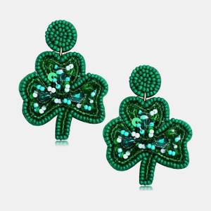 Boucles d'oreilles pendantes légères et confortables, longues à porter, avec pendentif tasse de bière verte perlée, pour la Saint-Patrick, plaqué argent, pour femmes, idéales pour les fêtes - Product Image 3