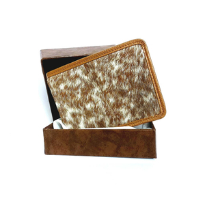 Portefeuille en cuir de vachette fait main pour homme, portefeuille en cuir véritable à poils, design fin, portefeuille à double pli, cuir naturel durable - Product Image 5