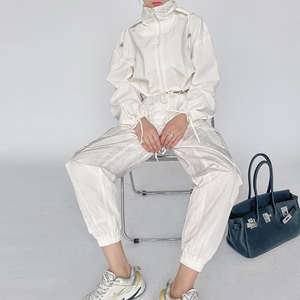 Conjunto Deportivo Personalizado de Dos Piezas, Chaqueta Cortavientos de Invierno 100% Algodón, Estilo Vintage para Hombre y Mujer, Negro, con Cierre Completo, Transpirable - Product Image 1