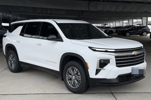 รถเชฟโรเลต ทราเวิร์ส AWD LT AWD สีขาว รุ่นปี 2025 มือสอง - Product Image 5