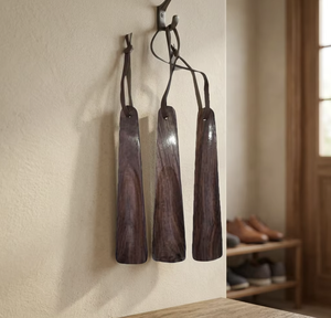 Calzador de Madera Hecho a Mano de Calidad Superior para Hombre, Ecológico, Ligero, Portátil, con Mango Largo, Duradero, Diseño Único BS - Product Image 1