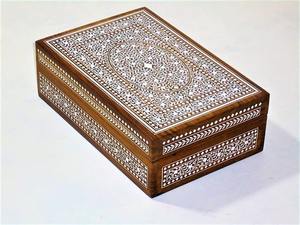 Caja de Joyería de Madera con Incrustaciones de Hueso de Excelente Calidad para Anillos, Collares y Pendientes, Caja Decorativa de Madera Hecha a Mano de Lujo Disponible para la Venta - Product Image 5