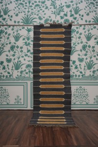 Tapis de salon marocain géométrique Kilim fait main, rectangulaire, en laine et acrylique, à poils moyens, avec envers antidérapant en latex, écologique - Product Image 4