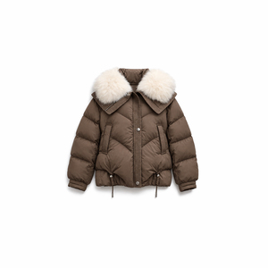 Veste matelassée courte pour femme avec col en fourrure de renard - Manteau d'hiver 90% duvet de canard blanc avec écharpe intégrée, respirant, chaud, à capuche, parka personnalisable - Product Image 2