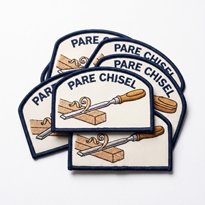 Fabricant sur mesure de patchs brodés pour joints de menuiserie en bois, motif nœud papillon carré - Product Image 2