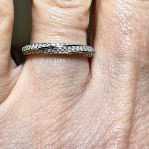 Anillo de Eternidad de Diamantes de Plata Blanca Sólida con Certificación IGI, Estilo Vintage, 2mm, Corte Redondo VVS, Anillo de Boda para Mujer - Product Image 1