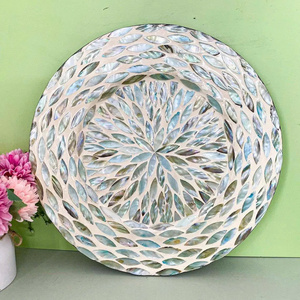 Plateau décoratif de luxe de haute qualité avec incrustation de nacre et couvercle en verre, fabriqué au Vietnam. - Product Image 3