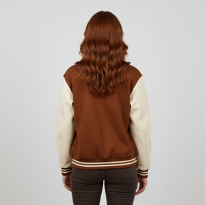 Chaqueta Varsity Bordada Personalizada Unisex Marrón Crema Estilo Preppy con Logotipo Frontal de Béisbol, Corte Regular, para Otoño - Product Image 6