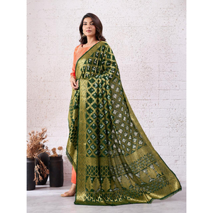 Dupatta en soie artisanale de designer, style Bandhej du Rajasthan, fait main, teinture tie-dye Bandhani, ethnique, pour Saree, Salwar, Lehenga, tenue de mariage - Product Image 1