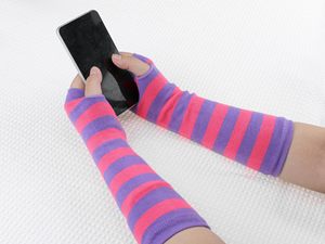 Mangas de brazo a rayas rosas y moradas de punto para mujer, protección UV, ciclismo, elásticas, para soporte muscular - Product Image 3