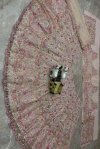 Lehenga Choli de Qualité Supérieure en Tissu Papillon, Broderie Indienne et Pakistanaise Tendance avec Sequins et Découpes, avec Cancan et Patta en Toile - Product Image 5