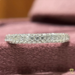 Anillo de boda de lujo hecho a mano con diamantes cultivados en laboratorio en plata de ley 925 con un diseño brillante de eternidad para mujer - Product Image 3