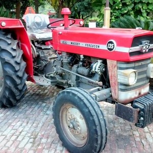 Tracteur agricole d'occasion Massey Ferguson MF135 4x4, 45 CV, moteur 4 cylindres, livraison rapide, prix bas, composants essentiels inclus - Product Image 2