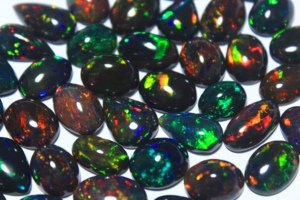 Piedras Preciosas de Ópalo Natural Etíope Negro de Formas Mixtas, Tratadas con Humo, para Joyería, Directamente de Fábrica HASNAIN GEMS, con Juego de Colores - Product Image 6