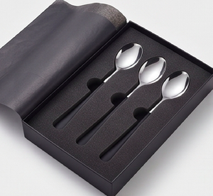 Ensemble de couverts de luxe en acier inoxydable avec manches noires et finitions argentées, élégants pour les mariages, les dîners, la cuisine, les fêtes et la décoration de table. - Product Image 3