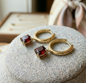 Boucles d'oreilles de luxe en grenat rouge taille coussin hydro, pierre de 10 mm, longueur 4 pouces, 11 grammes, en argent sterling 925 plaqué or 18 carats, bijoux de créateur - Product Image 3