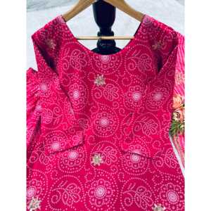 Magnifiques robes de soirée haut et bas avec dupatta pour les fêtes - Product Image 3