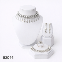 Parure de collier élégante en laiton massif plaqué or avec zircon, motif feuille tendance pour mariage, et boucles d'oreilles pendantes assorties avec chaîne corde