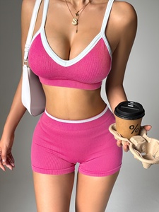 Ensemble haut court et short élégant pour femmes, tenue de sport confortable pour le yoga, la gym, la remise en forme et la course à pied - Product Image 4