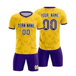 Derniers ensembles d'uniformes de football 2026 fabriqués en usine, de haute qualité, conception OEM personnalisée, maillots imprimés respirants 100% à prix abordables - Product Image 4