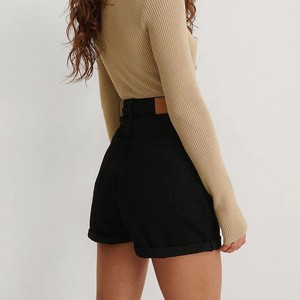 Short en jean taille haute OEM pour femme, couleur unie, boutonnage frontal, délavage à la pierre, coupe droite, style décontracté d'été, ourlet retroussé - Product Image 4