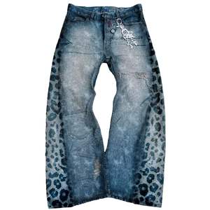 Pantalones Vaqueros de Diseño Exclusivo con Parches y Efecto Desgastado, Personalizables en Tela, Corte y Lavado, Alta Calidad de Confección y Costuras Resistentes - Product Image 4