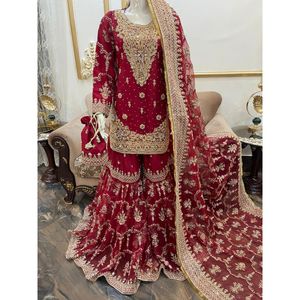 Gharara nupcial de organza pura, mezcla completa de bordados hechos a mano que realzan el trabajo tradicional pakistaní Kora Dabka, estilo Anarkali. - Product Image 3