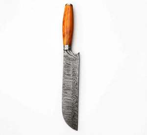 Herramienta utilitaria pesada para exteriores, hecha a mano, con hoja de acero de Damasco de espalda recta y mango de resina con remolinos de ámbar, y bolster de acero. - Product Image 3