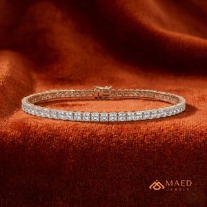สร้อยข้อมือเทนนิสโมอิสซาไนต์สำหรับผู้หญิง สีโรสโกลด์ ดีไซน์โซ่เส้นเล็ก ประดับด้วยหินทรงสี่เหลี่ยม สวยงามหรูหรา เหมาะเป็นของขวัญ - Product Image 4
