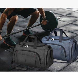 Sac de sport grande capacité avec logo personnalisé, bagage de voyage léger, sac de gym avec compartiment sec et humide - Product Image 4