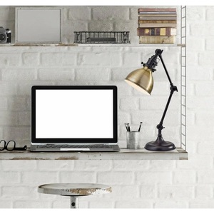 Lampe de table moderne en laiton doré avec base ronde, éclairage décoratif d'appoint pour les intérieurs - Product Image 6