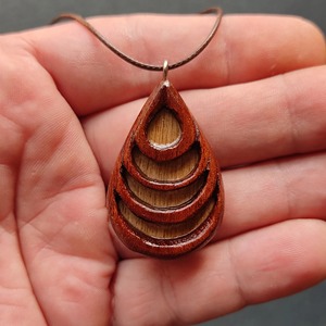 Collier en bois style rétro, collier en bois couleur unie, collier en bois style vintage, article de vente en gros personnalisé pour usine - Product Image 1