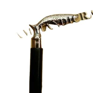 Bâton de marche en bois avec poignée de derby en relief en laiton/canne de marche en bois avec poignée de Derby en relief en laiton - Product Image 1