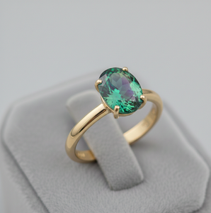 แหวนเงินแท้ 925 ชุบทอง 18K ประดับมรกตสีเขียว ดีไซน์แหวนค็อกเทล ของขวัญสำหรับเธอ - Product Image 1